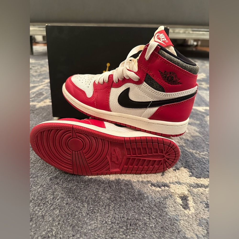 NIKE Little Kids Jordan 1 Retro High OG, size 1